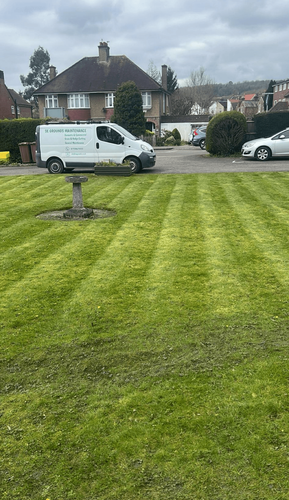 SE Grounds Maintenance team at work